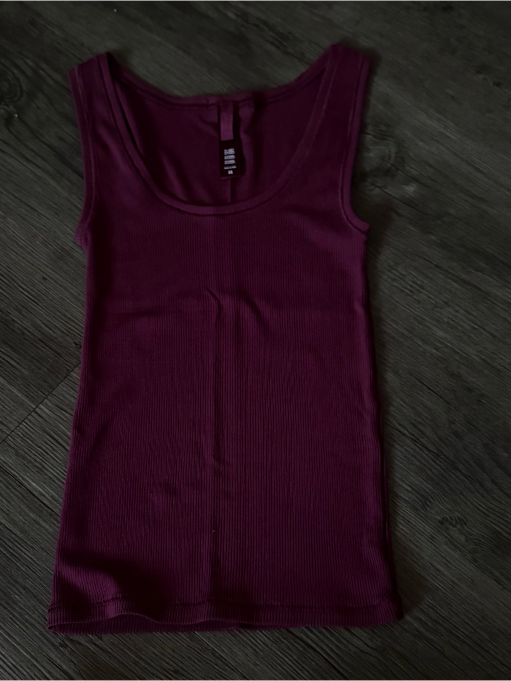 SKIMS Tank Top in burgundy